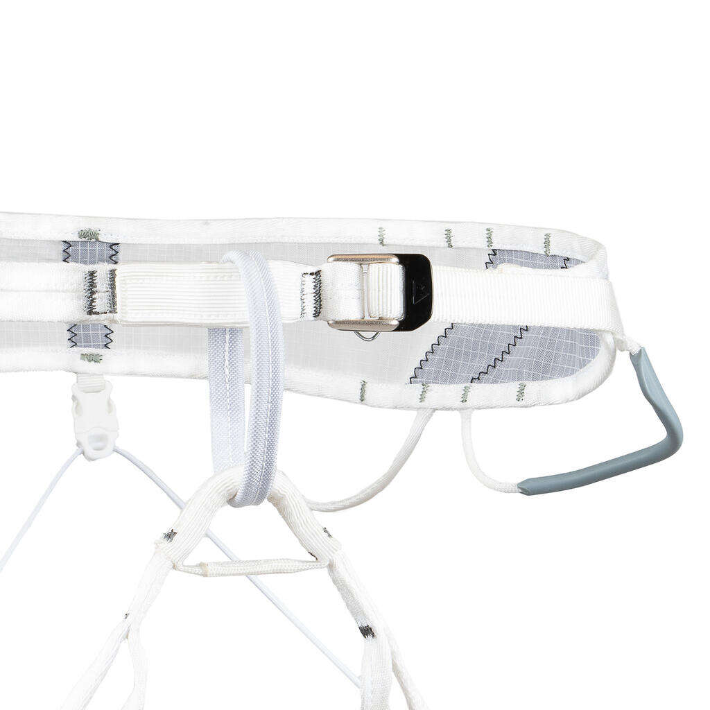 Blue Ice Choucas pro – Alpinsele med imponerende lav vekt