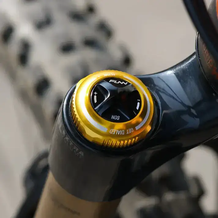 Funn NOS Air Fork Valve Cap - gold - Bilde 3