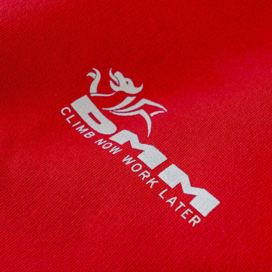 DMM Logo Hoodie Unisex - Red – Molten Lava - Bilde 2